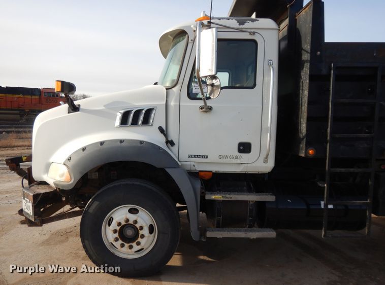image for item DL2086 2006 Mack Granite CT713  dump truck