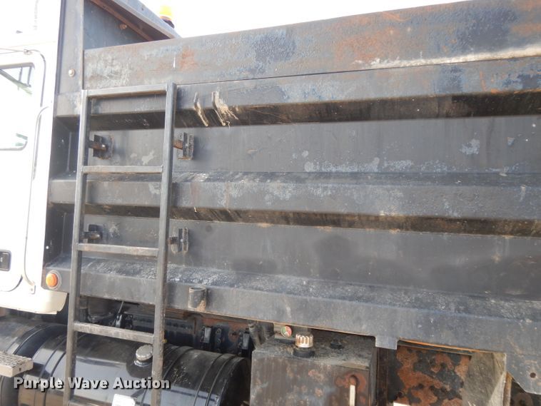 image for item DL2086 2006 Mack Granite CT713  dump truck