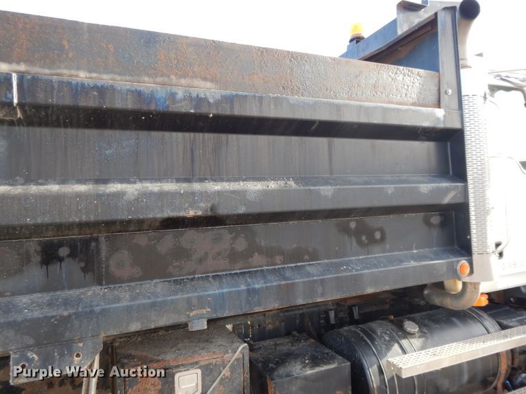 image for item DL2086 2006 Mack Granite CT713  dump truck