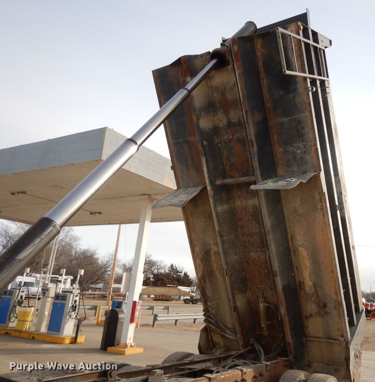 image for item DL2086 2006 Mack Granite CT713  dump truck