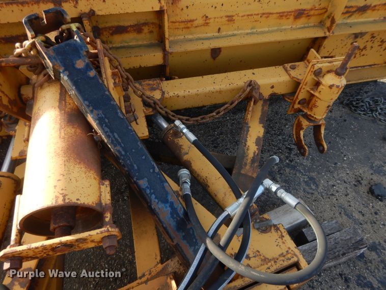 image for item DL2086 2006 Mack Granite CT713  dump truck