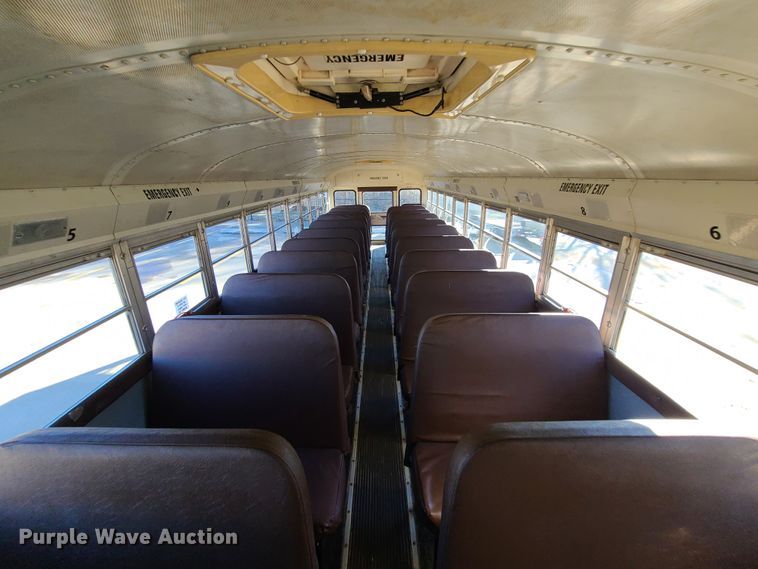 image for item DN6000 2001 International 3800  school bus