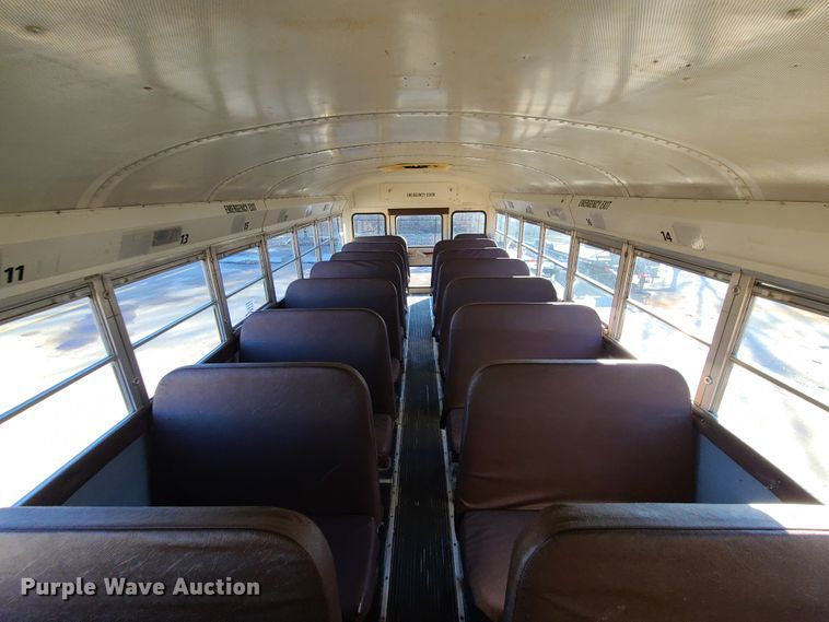 image for item DN6000 2001 International 3800  school bus