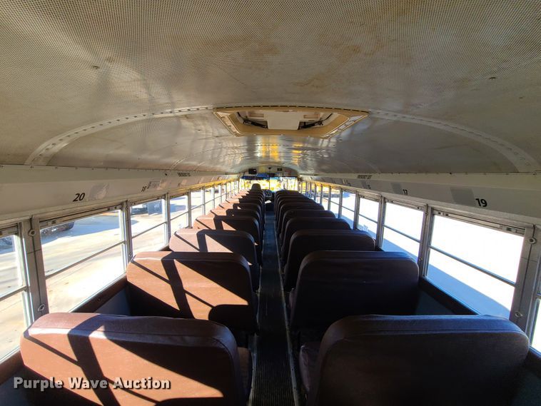 image for item DN6000 2001 International 3800  school bus
