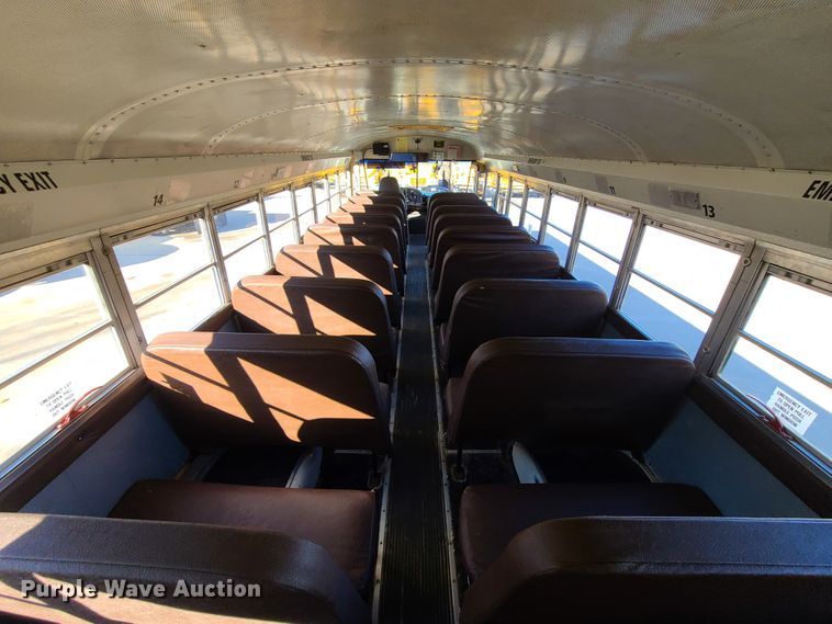 image for item DN6000 2001 International 3800  school bus