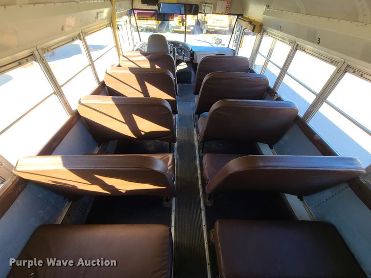 image for item DN6000 2001 International 3800  school bus