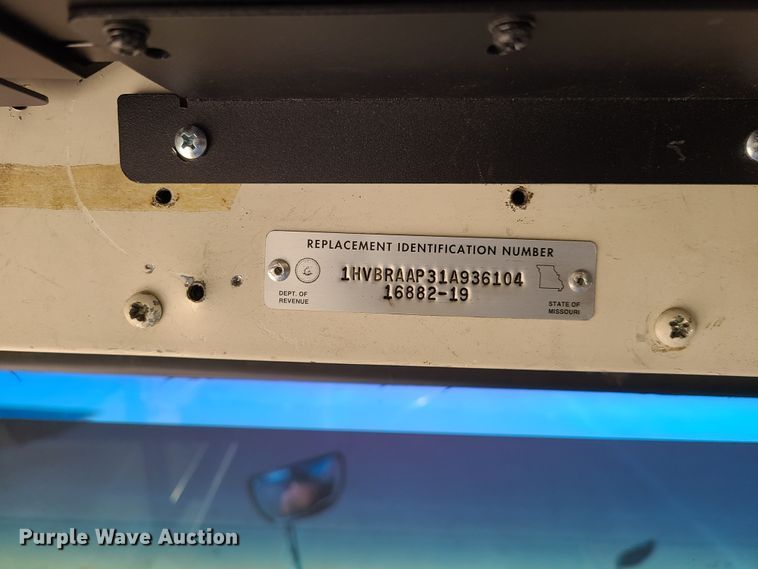 image for item DN6000 2001 International 3800  school bus