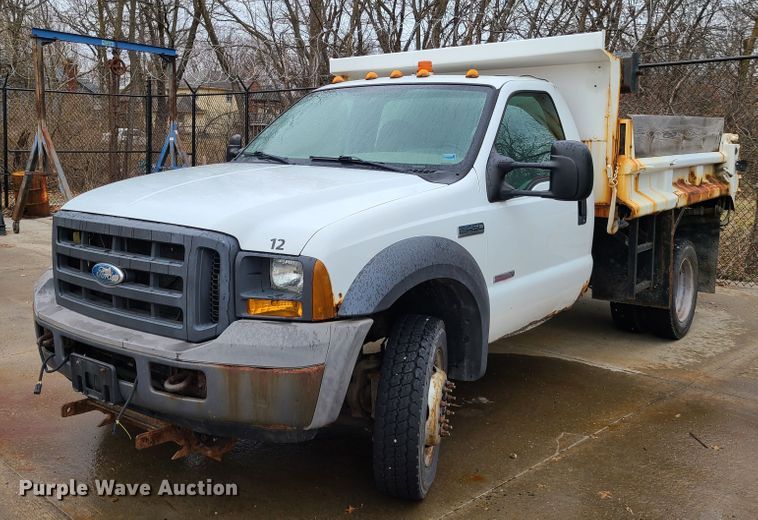 image for item FW9662 2005 Ford F450 Super Duty  dump truck