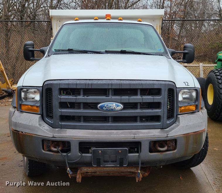 image for item FW9662 2005 Ford F450 Super Duty  dump truck