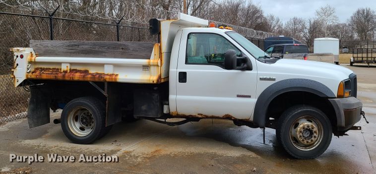 image for item FW9662 2005 Ford F450 Super Duty  dump truck