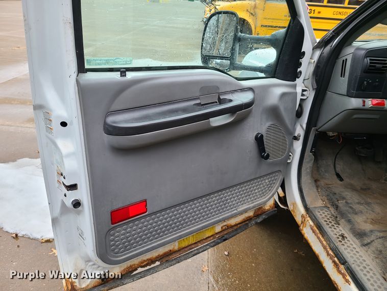 image for item FW9662 2005 Ford F450 Super Duty  dump truck