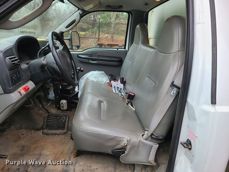 image for item FW9662 2005 Ford F450 Super Duty  dump truck