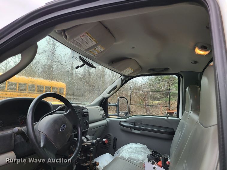 image for item FW9662 2005 Ford F450 Super Duty  dump truck