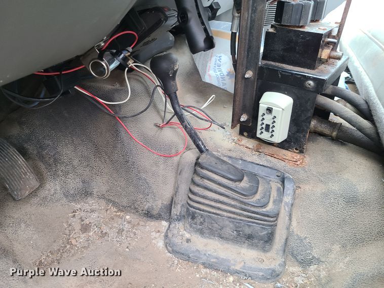 image for item FW9662 2005 Ford F450 Super Duty  dump truck