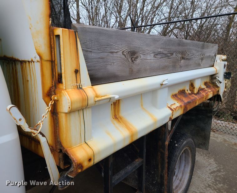 image for item FW9662 2005 Ford F450 Super Duty  dump truck