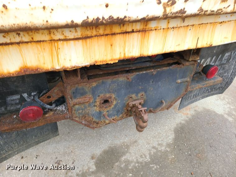 image for item FW9662 2005 Ford F450 Super Duty  dump truck