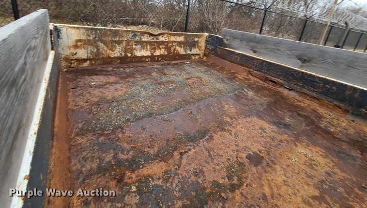 image for item FW9662 2005 Ford F450 Super Duty  dump truck