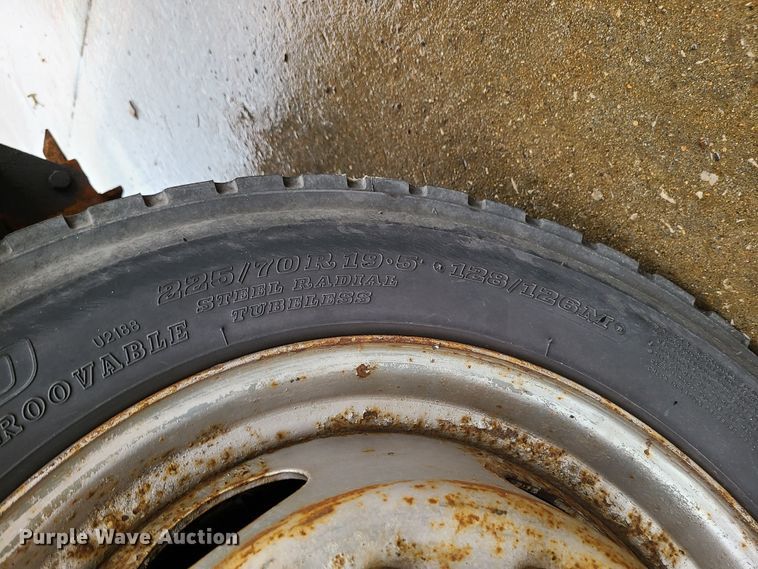 image for item FW9662 2005 Ford F450 Super Duty  dump truck