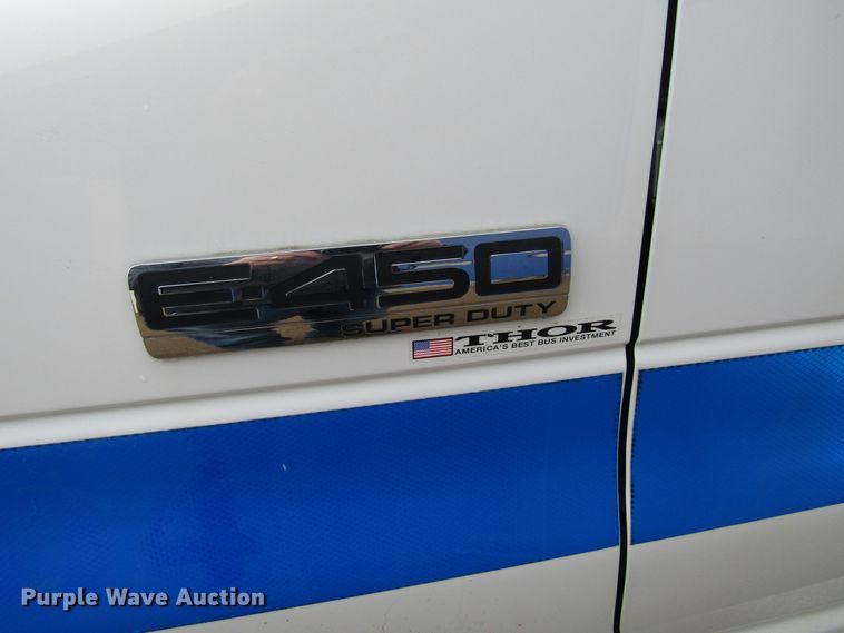 image for item GC9788 2009 Ford E450  shuttle bus