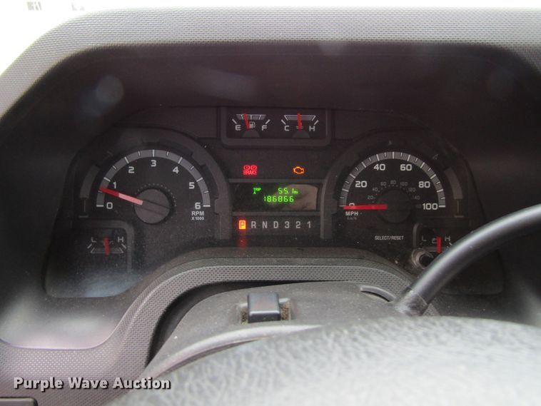 image for item GC9788 2009 Ford E450  shuttle bus