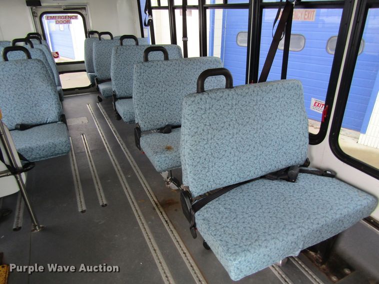 image for item GC9788 2009 Ford E450  shuttle bus