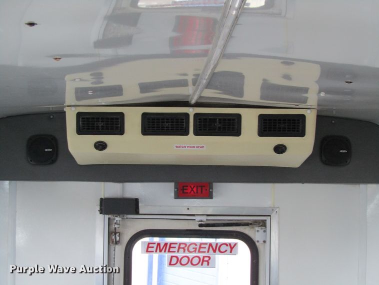 image for item GC9788 2009 Ford E450  shuttle bus