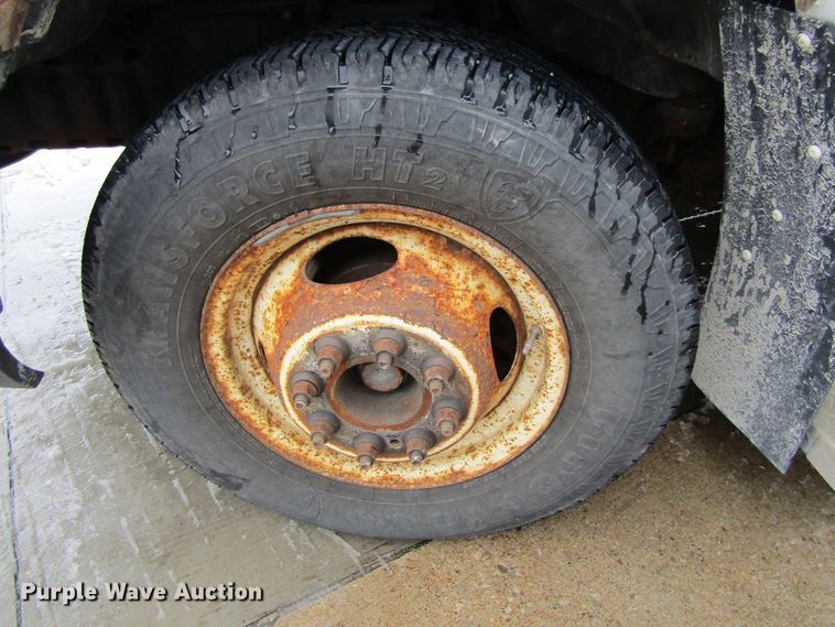 image for item GC9788 2009 Ford E450  shuttle bus