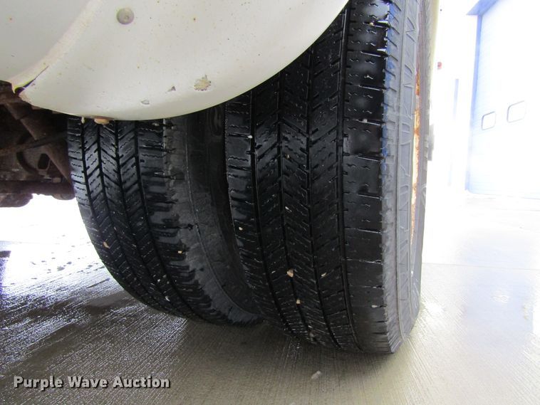 image for item GC9788 2009 Ford E450  shuttle bus