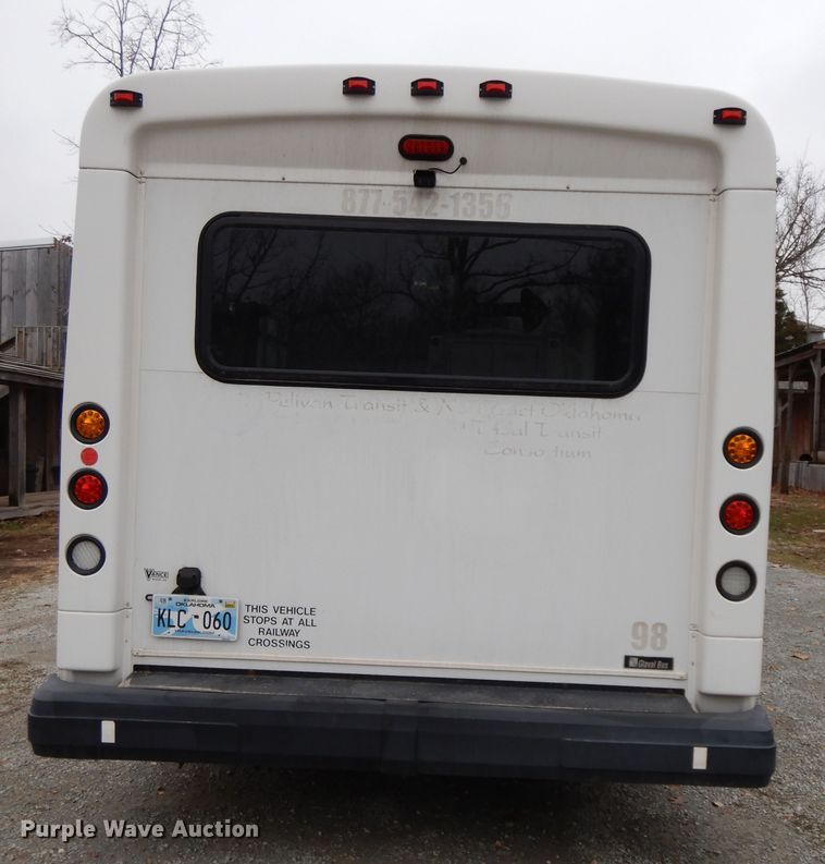 image for item GG9332 2009 Ford E350  shuttle bus