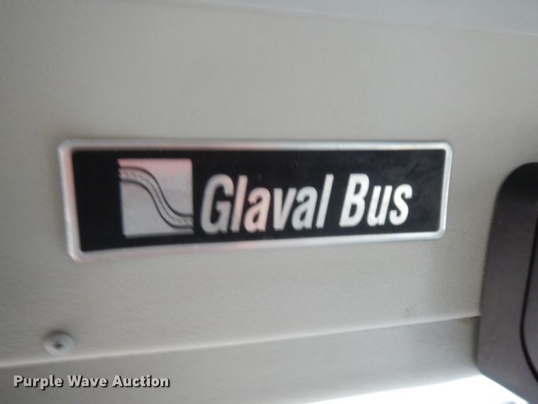 image for item GG9332 2009 Ford E350  shuttle bus