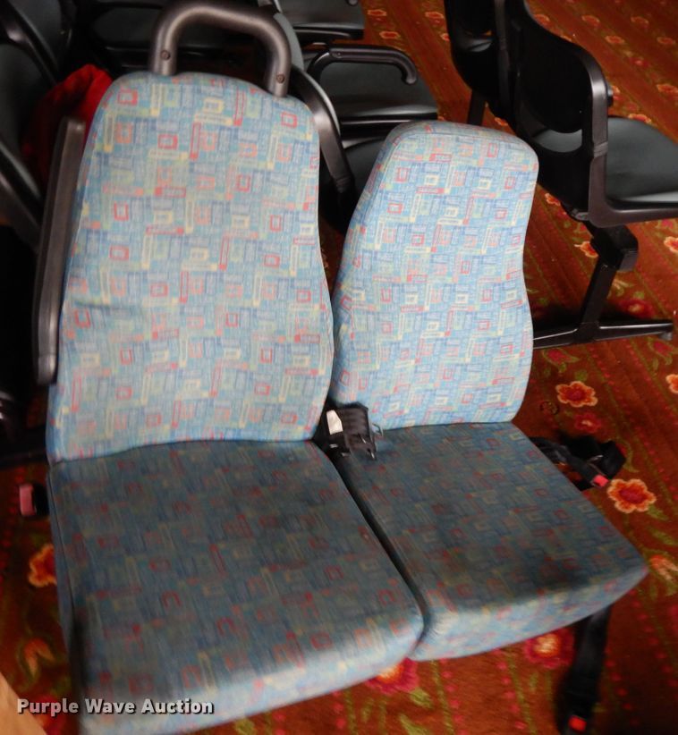 image for item GG9332 2009 Ford E350  shuttle bus