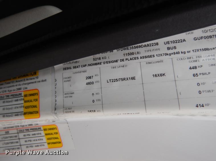 image for item GG9332 2009 Ford E350  shuttle bus