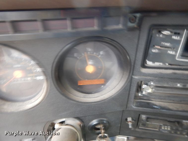 image for item GG9334 1984 Chevrolet 70  box truck