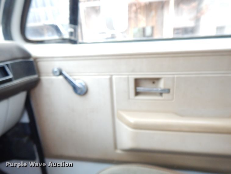 image for item GG9334 1984 Chevrolet 70  box truck