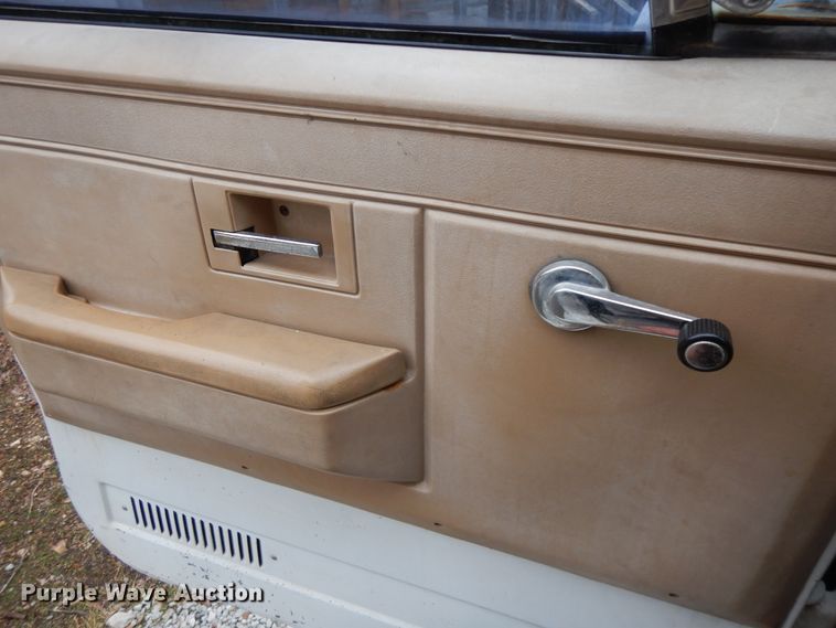 image for item GG9334 1984 Chevrolet 70  box truck