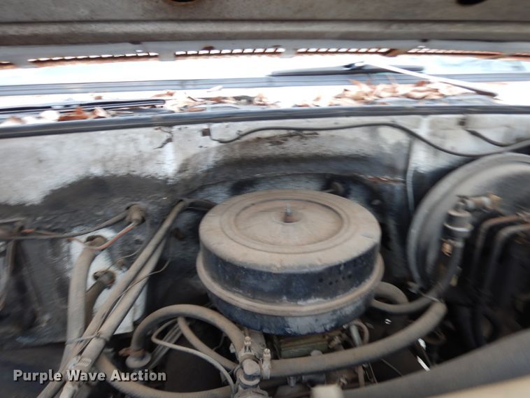 image for item GG9334 1984 Chevrolet 70  box truck