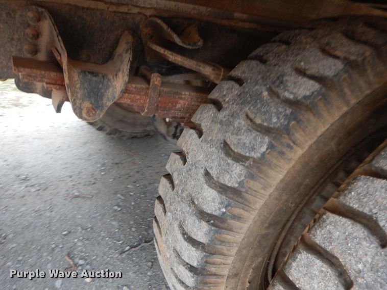 image for item GG9334 1984 Chevrolet 70  box truck