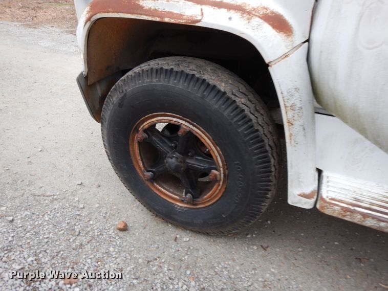 image for item GG9334 1984 Chevrolet 70  box truck