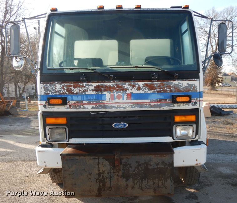 image for item GG9375 1993 Ford Cargo 7000  street sweeper truck