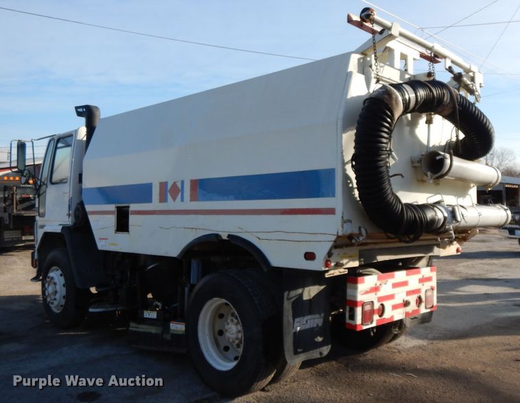 image for item GG9375 1993 Ford Cargo 7000  street sweeper truck