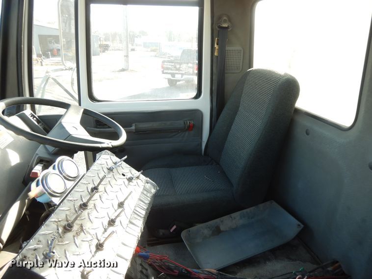 image for item GG9375 1993 Ford Cargo 7000  street sweeper truck