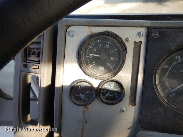 image for item GG9375 1993 Ford Cargo 7000  street sweeper truck