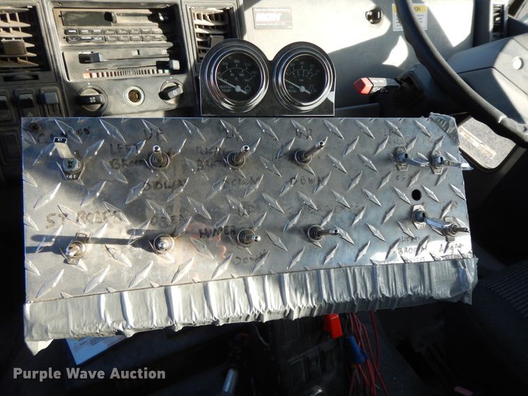 image for item GG9375 1993 Ford Cargo 7000  street sweeper truck