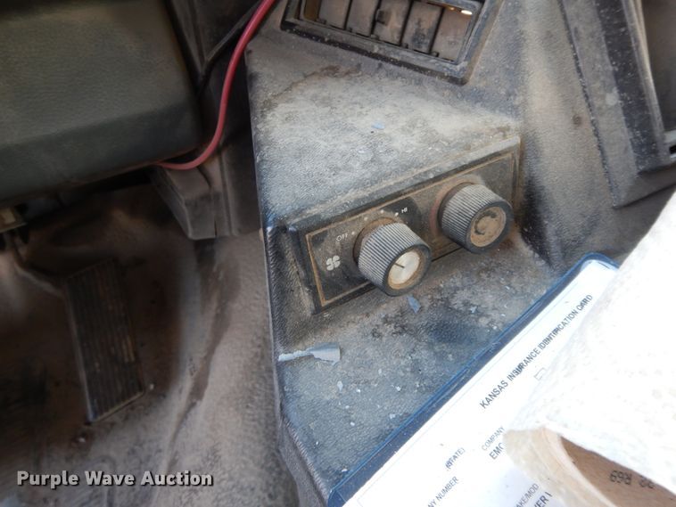 image for item GG9375 1993 Ford Cargo 7000  street sweeper truck