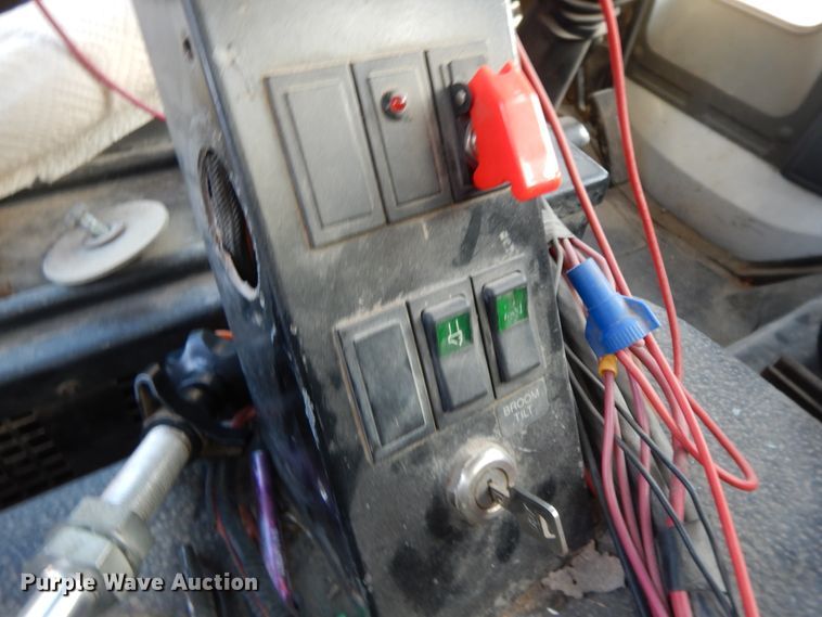 image for item GG9375 1993 Ford Cargo 7000  street sweeper truck