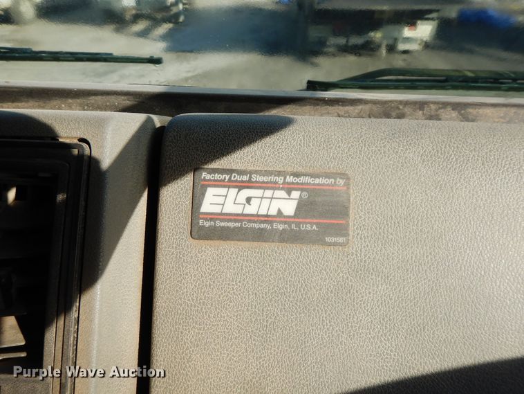 image for item GG9375 1993 Ford Cargo 7000  street sweeper truck