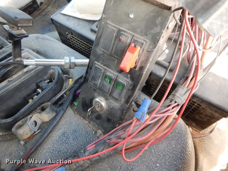 image for item GG9375 1993 Ford Cargo 7000  street sweeper truck