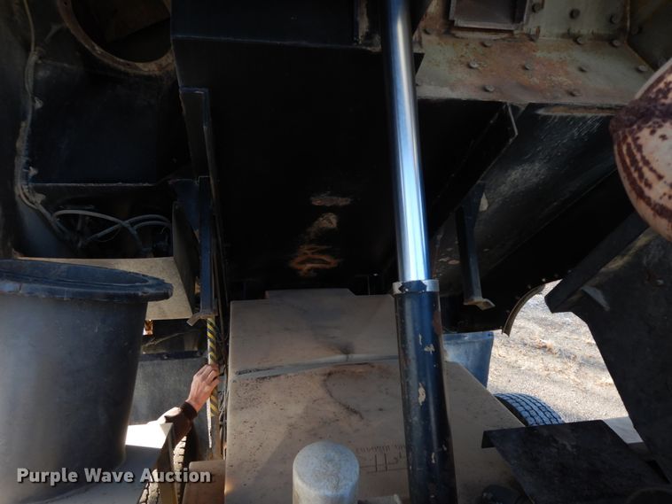 image for item GG9375 1993 Ford Cargo 7000  street sweeper truck