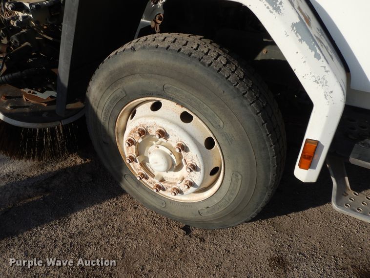 image for item GG9375 1993 Ford Cargo 7000  street sweeper truck