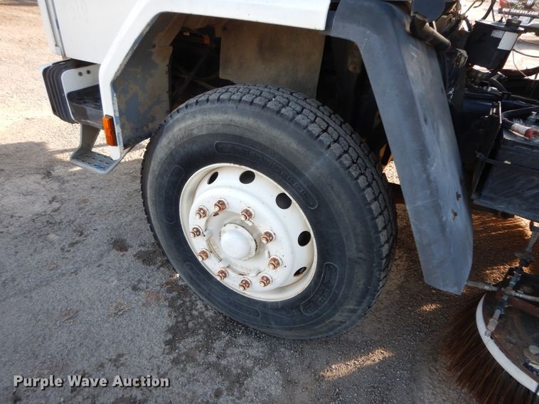 image for item GG9375 1993 Ford Cargo 7000  street sweeper truck